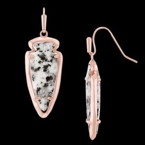 Kendra Scott Katelyn Rose Gold Arrowhead Earrings in Gray Granite